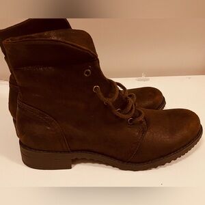 NWOT - Cliffs By White Mountain Dark Brown Ankle Boots